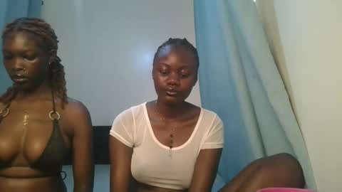 Snapshot of barbie_queen2 chatting on 02-18-26, 09:05 queen online show from 02-18-26, 09:05