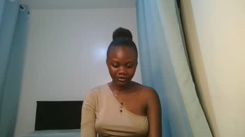 Snapshot of barbie_queen2 chatting on 02-21-26, 09:38 queen online show from 02-21-26, 09:38