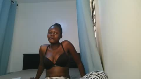 Snapshot of barbie_queen2 chatting on 02-26-26, 10:03 queen online show from 02-26-26, 10:03