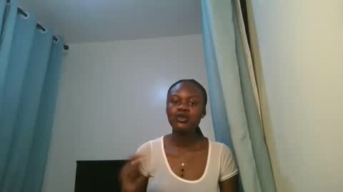 Snapshot of barbie_queen2 chatting on 03-03-26, 10:26 queen online show from 03-03-26, 10:26