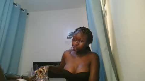 Snapshot of barbie_queen2 chatting on 03-16-26, 09:13 queen online show from 03-16-26, 09:13