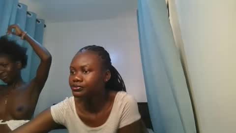 Snapshot of barbie_queen2 chatting on 03-28-26, 09:42 queen online show from 03-28-26, 09:42