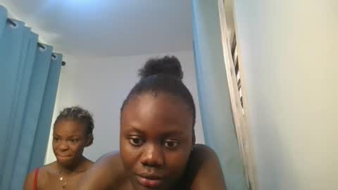 Snapshot of barbie_queen2 chatting on 03-31-26, 12:16 queen online show from 03-31-26, 12:16