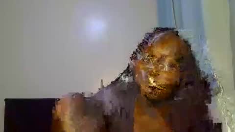 Snapshot of barbie_queen2 chatting on 04-14-26, 11:00 queen online show from 04-14-26, 11:00