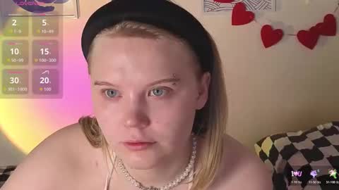 Snapshot of barbie_staze chatting on 05-01-26, 03:00 Barbie Staze online show from 05-01-26, 03:00