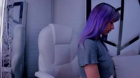 Barbie online show from 10-07-25, 01:08