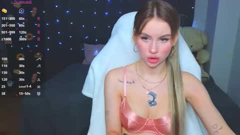 Snapshot of barbieee_doll chatting on 02-18-26, 05:42 Eva online show from 02-18-26, 05:42