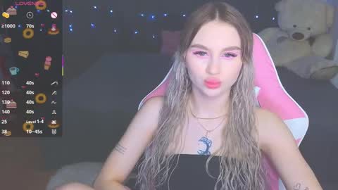 Snapshot of barbieee_doll chatting on 03-22-26, 11:52 Eva online show from 03-22-26, 11:52