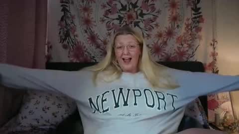 barbiegirl966 online show from 05-03-26, 08:42