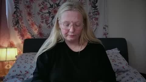 barbiegirl966 online show from 05-19-26, 08:42