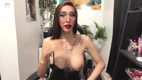 Issa Trap online show from 11-24-25, 06:29