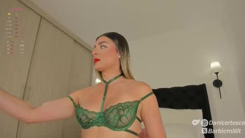 Snapshot of barbiemillit chatting on 11-12-25, 12:00 barbiemillit online show from 11-12-25, 12:00