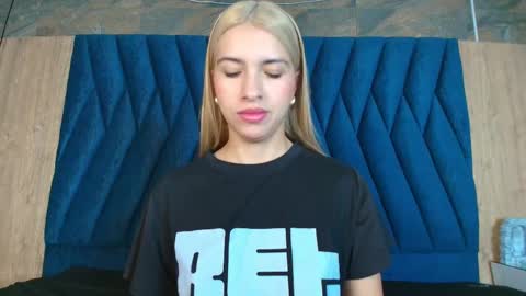 barbiie_98 online show from 09-19-25, 12:06