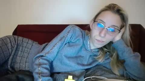 Lena online show from 02-08-25, 07:49