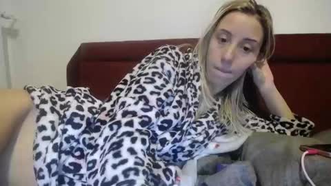 Lena online show from 02-25-25, 07:47