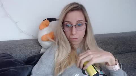 Lena online show from 03-28-26, 02:49