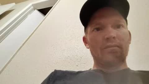 Snapshot of barniemay1 chatting on 04-21-26, 01:17 barniemay1 online show from 04-21-26, 01:17