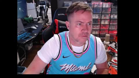 Snapshot of basketballjerseygang chatting on 11-17-25, 11:43 Jordan online show from 11-17-25, 11:43