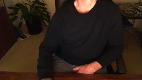 Snapshot of batebro13 chatting on 12-24-24, 12:22 BateBro13 online show from 12-24-24, 12:22
