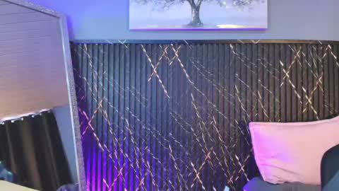    online show from 09-28-25, 02:22