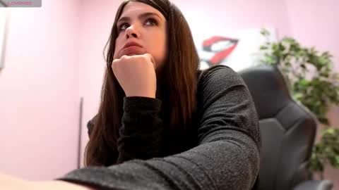 Snapshot of battymoll chatting on 03-22-26, 03:48 battymoll online show from 03-22-26, 03:48