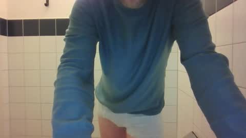 Snapshot of bayern_xl chatting on 12-20-25, 12:23 bayern_xl online show from 12-20-25, 12:23