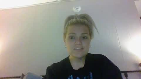 Baylee online show from 11-18-25, 02:17