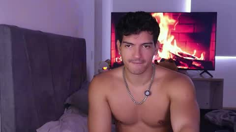 Snapshot of bbbeachboy chatting on 02-14-26, 05:21 Valentino online show from 02-14-26, 05:21