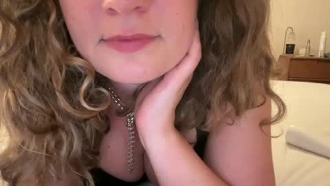 Snapshot of bbbecky33 chatting on 09-13-25, 02:11 bbbecky33 online show from 09-13-25, 02:11