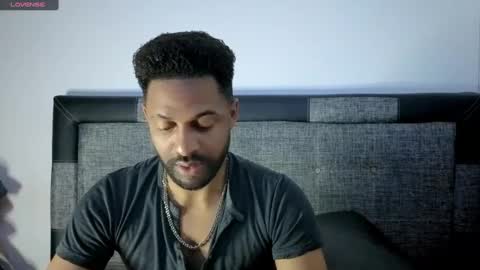 Snapshot of bbcblackhot33 chatting on 10-06-25, 02:53 john online show from 10-06-25, 02:53