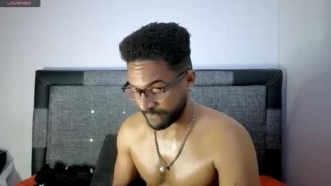 Snapshot of bbcblackhot33 chatting on 10-09-25, 04:21 john online show from 10-09-25, 04:21