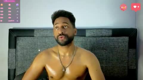 Snapshot of bbcblackhot33 chatting on 10-11-25, 03:17 john online show from 10-11-25, 03:17