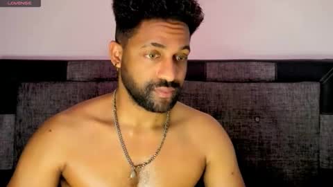 Snapshot of bbcblackhot33 chatting on 10-31-25, 04:02 john online show from 10-31-25, 04:02