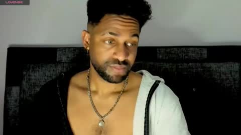 Snapshot of bbcblackhot33 chatting on 11-01-25, 04:25 john online show from 11-01-25, 04:25