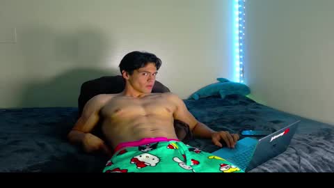 unknown online show from 11-12-25, 05:30