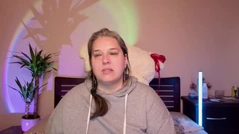 Snapshot of bbw_goddes chatting on 03-05-26, 11:50 Love online show from 03-05-26, 11:50