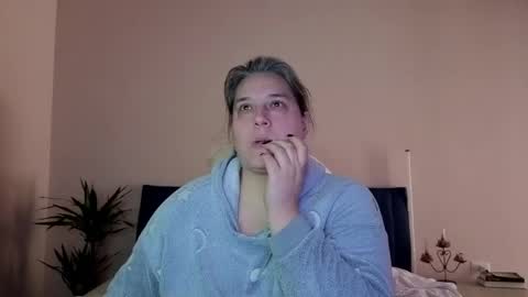 Snapshot of bbw_goddes chatting on 03-24-26, 03:06 Love online show from 03-24-26, 03:06