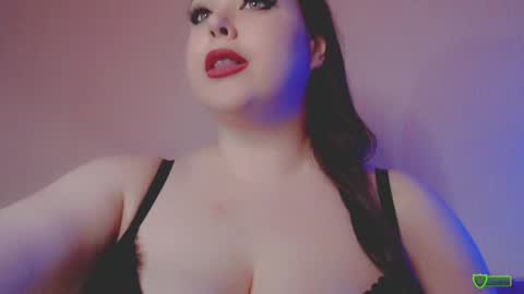 Snapshot of bbw_molly chatting on 02-07-25, 06:24 Molly online show from 02-07-25, 06:24