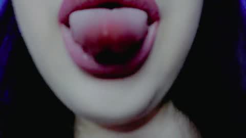 Snapshot of bbw_molly chatting on 03-06-25, 12:54 Molly online show from 03-06-25, 12:54