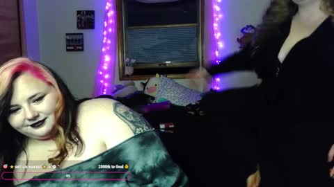 Snapshot of bbwbabe_freya chatting on 01-11-26, 04:06 pixie online show from 01-11-26, 04:06