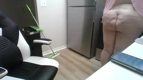 Snapshot of bbwliger95 chatting on 03-09-25, 09:03 BBWLiger95 online show from 03-09-25, 09:03