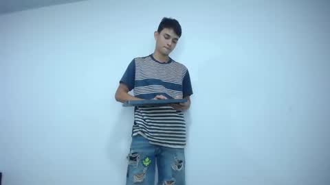 Snapshot of bby_liamm chatting on 03-04-25, 11:00 bby liamm online show from 03-04-25, 11:00