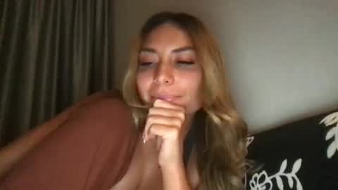 Snapshot of bbypiamia chatting on 05-30-26, 02:14 bbypiamia online show from 05-30-26, 02:14