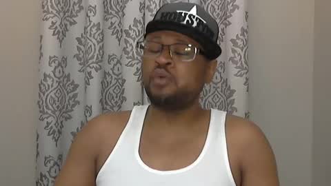 Snapshot of bd37 chatting on 09-27-25, 11:54 Just call me BD online show from 09-27-25, 11:54