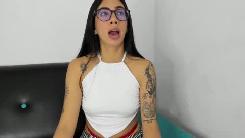 daniela villamizar online show from 12-10-24, 02:39