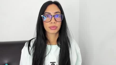 daniela villamizar online show from 12-30-24, 05:13