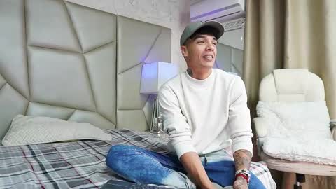 Snapshot of be_curiouss_ chatting on 01-06-26, 11:47 Helena Evan online show from 01-06-26, 11:47