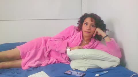 Sara  Juan online show from 01-10-25, 05:26