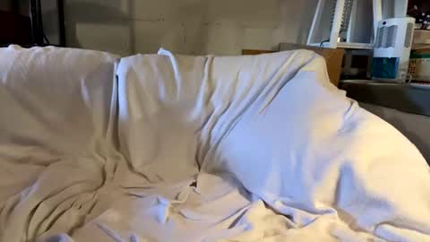 Snapshot of beachymilf chatting on 03-01-25, 04:00 BeachyMILF online show from 03-01-25, 04:00