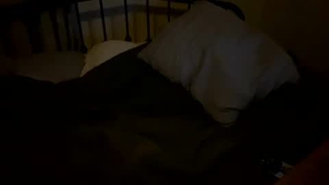 Snapshot of beachymilf chatting on 10-05-25, 02:54 BeachyMILF online show from 10-05-25, 02:54